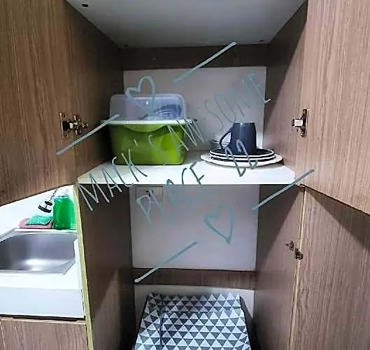 Mack's Awesome Place Netflix Unliwifi Heater 01 Отель